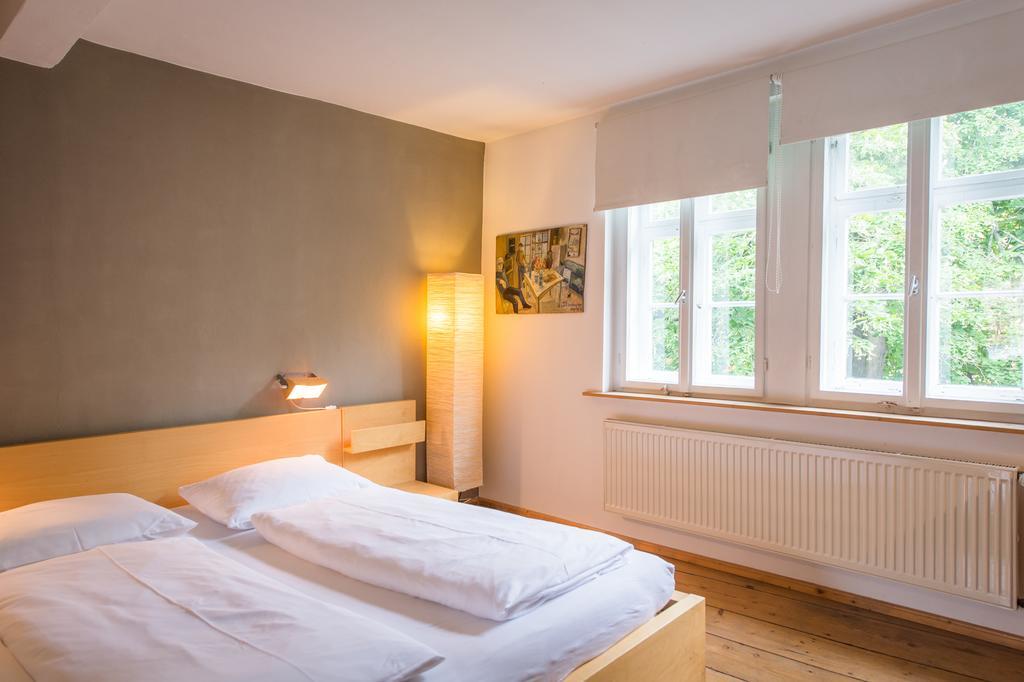 "Goethezimmer" Ferienwohnung Und Zimmer Am Burgplatz Weimar  Luaran gambar