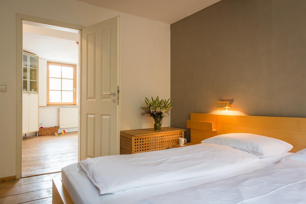 "Goethezimmer" Ferienwohnung Und Zimmer Am Burgplatz Weimar  Luaran gambar