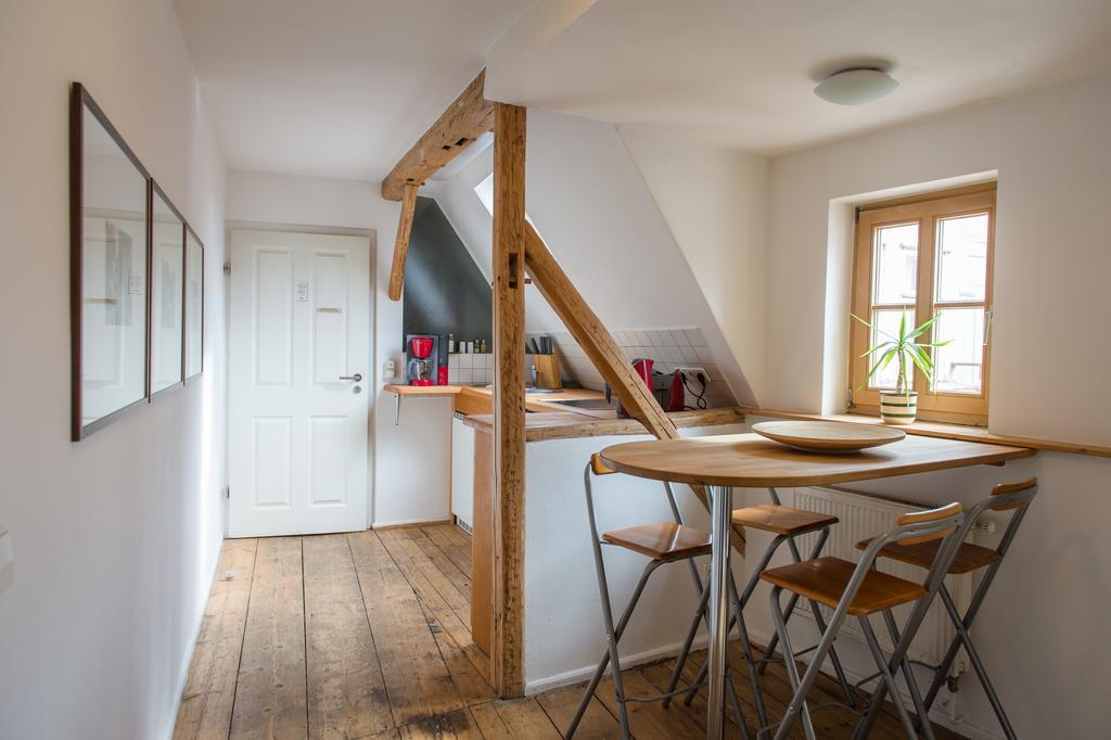 "Goethezimmer" Ferienwohnung Und Zimmer Am Burgplatz Weimar  Luaran gambar
