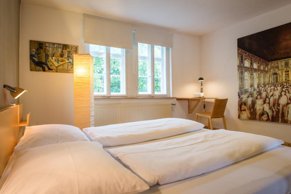 "Goethezimmer" Ferienwohnung Und Zimmer Am Burgplatz Weimar  Luaran gambar