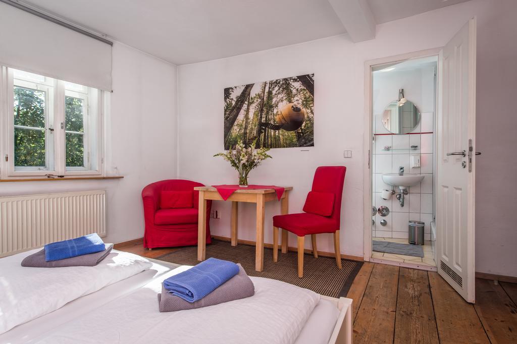 "Goethezimmer" Ferienwohnung Und Zimmer Am Burgplatz Weimar  Luaran gambar